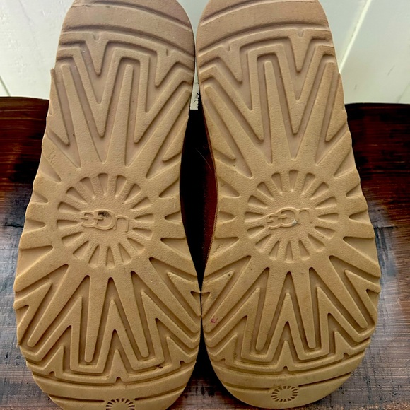 UGG Mini Boots. Size Women’s 7. Camel Color - Picture 2 of 7